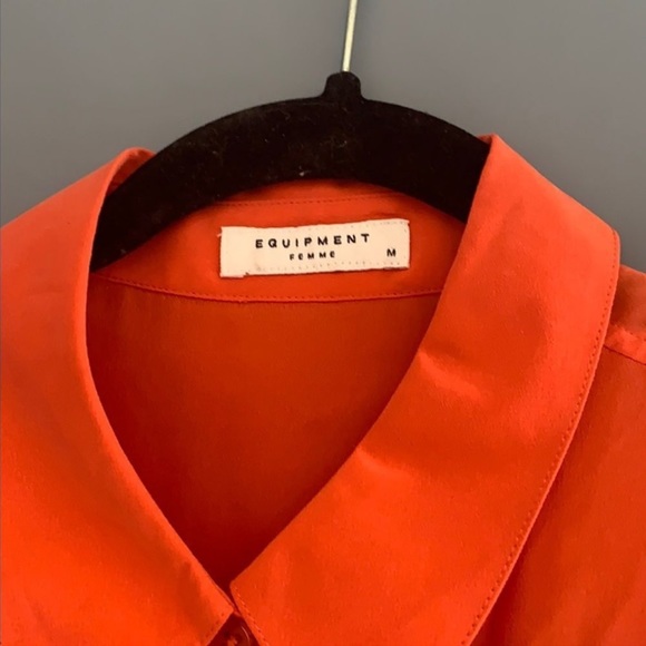 Equipment 100% silk sleeveless button down top - Picture 2 of 5